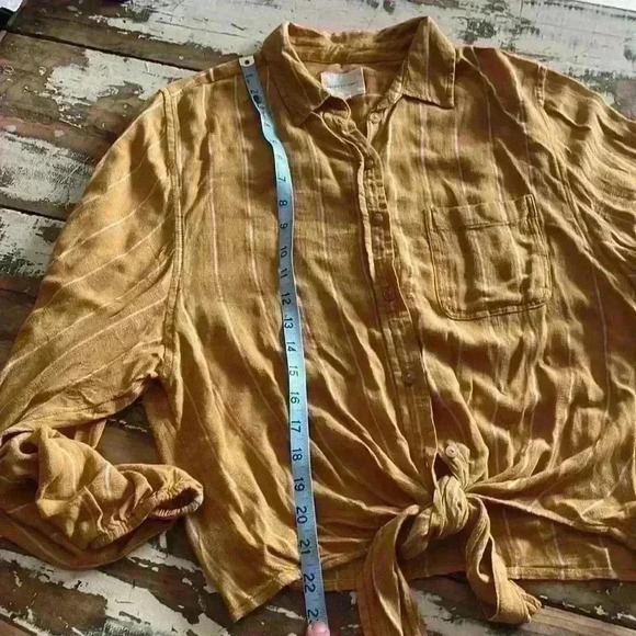 American Eagle button-down blouse extra small - Picture 8 of 10